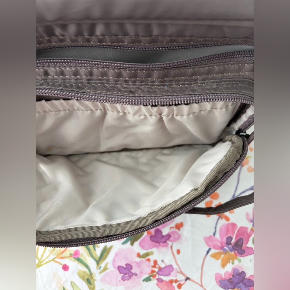 Lug Carousel - image 5